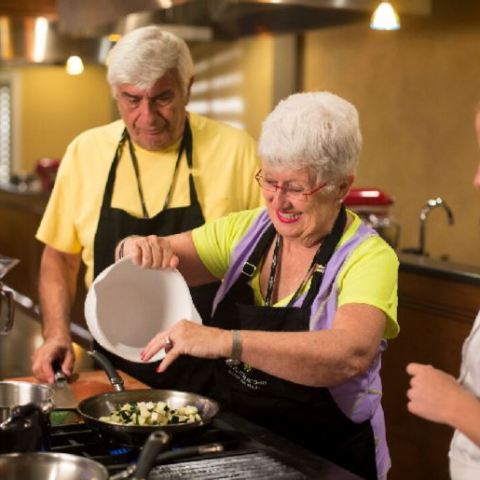Group-3 2 people in cooking class
